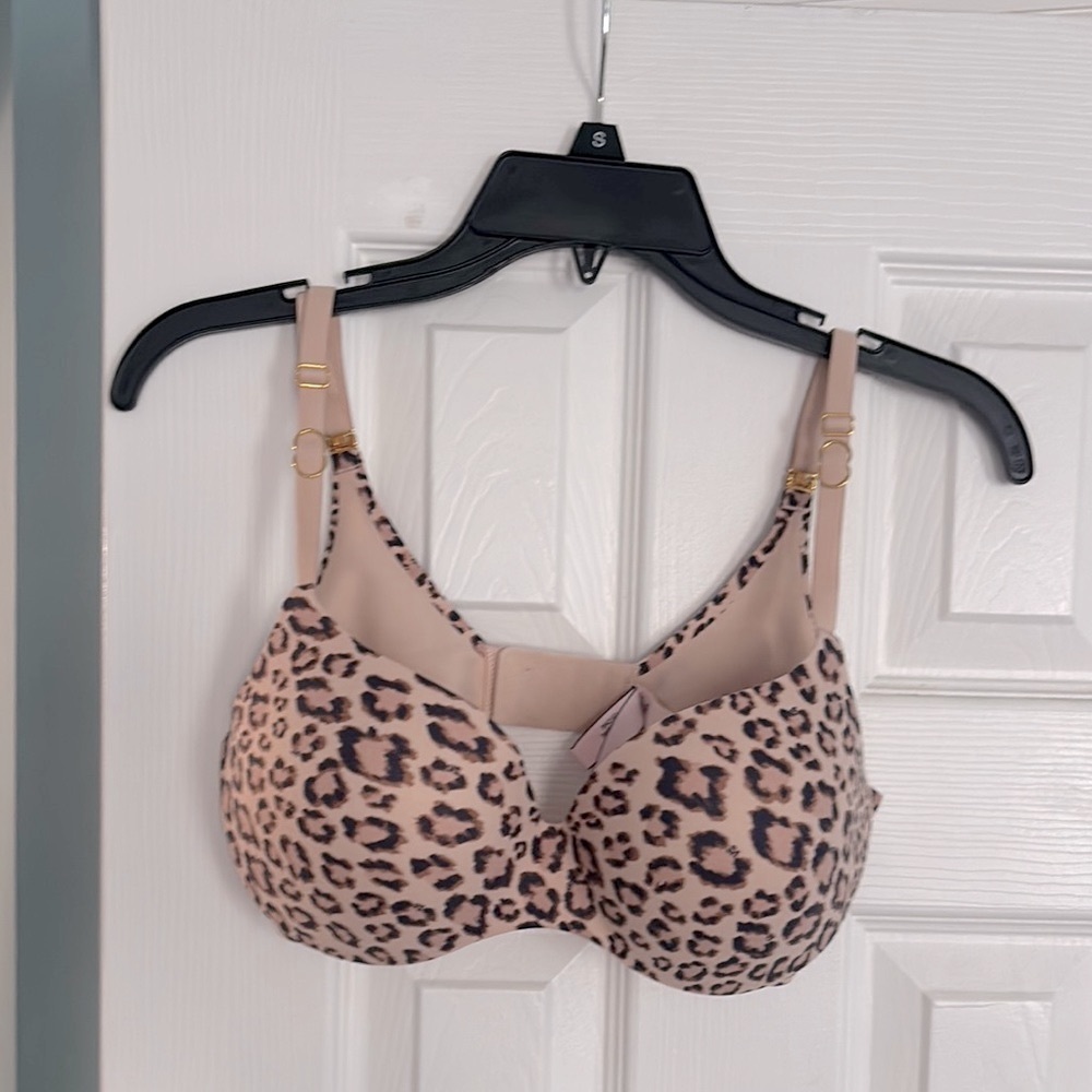 Victoria's Secret incredible Bra Intimates